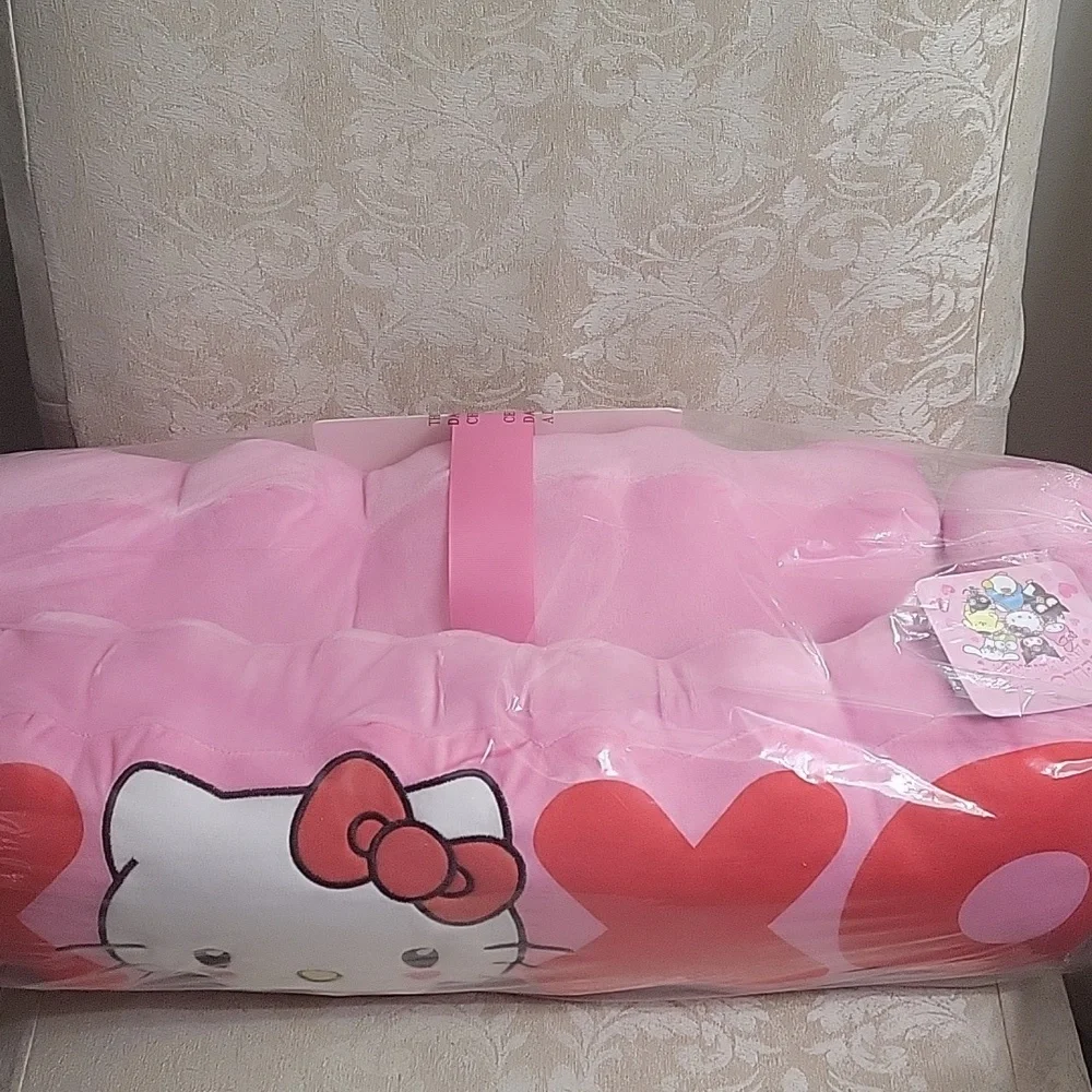 HELLO KITTY SET OF 2 LOVE XOXO PILLOWS NWT